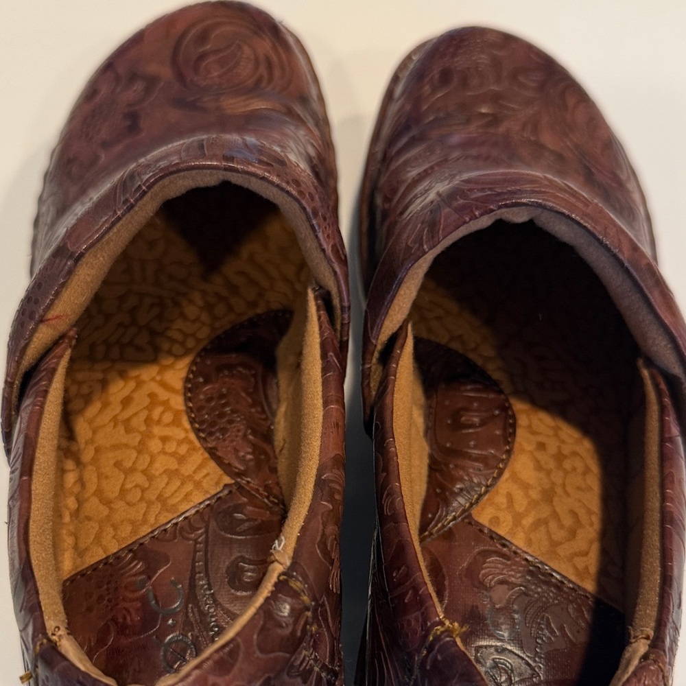 b.o.c. Women's Embossed Leather Mules in Rich Brown - Picture 8 of 8